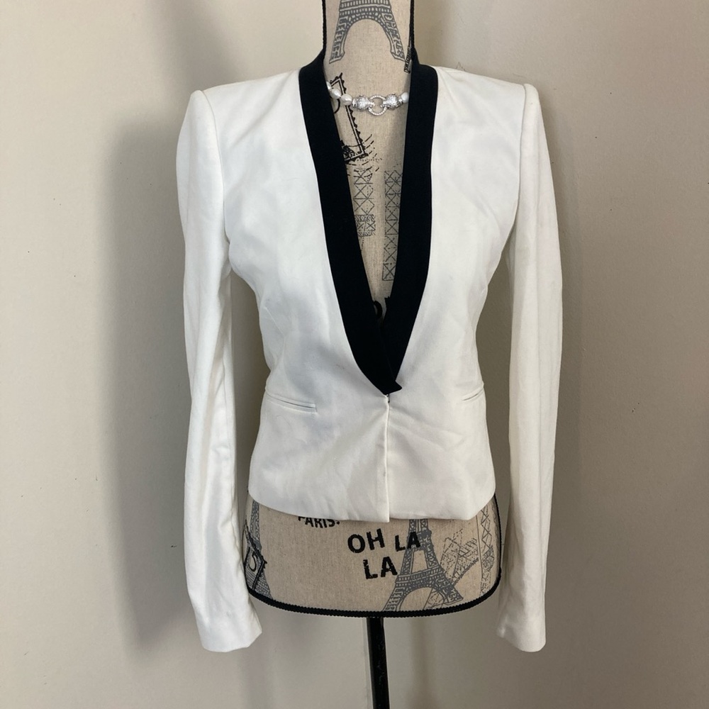 BCBGMaxazria Women’s White Black Collar Cropped Blazer Long Sleeve Bolero